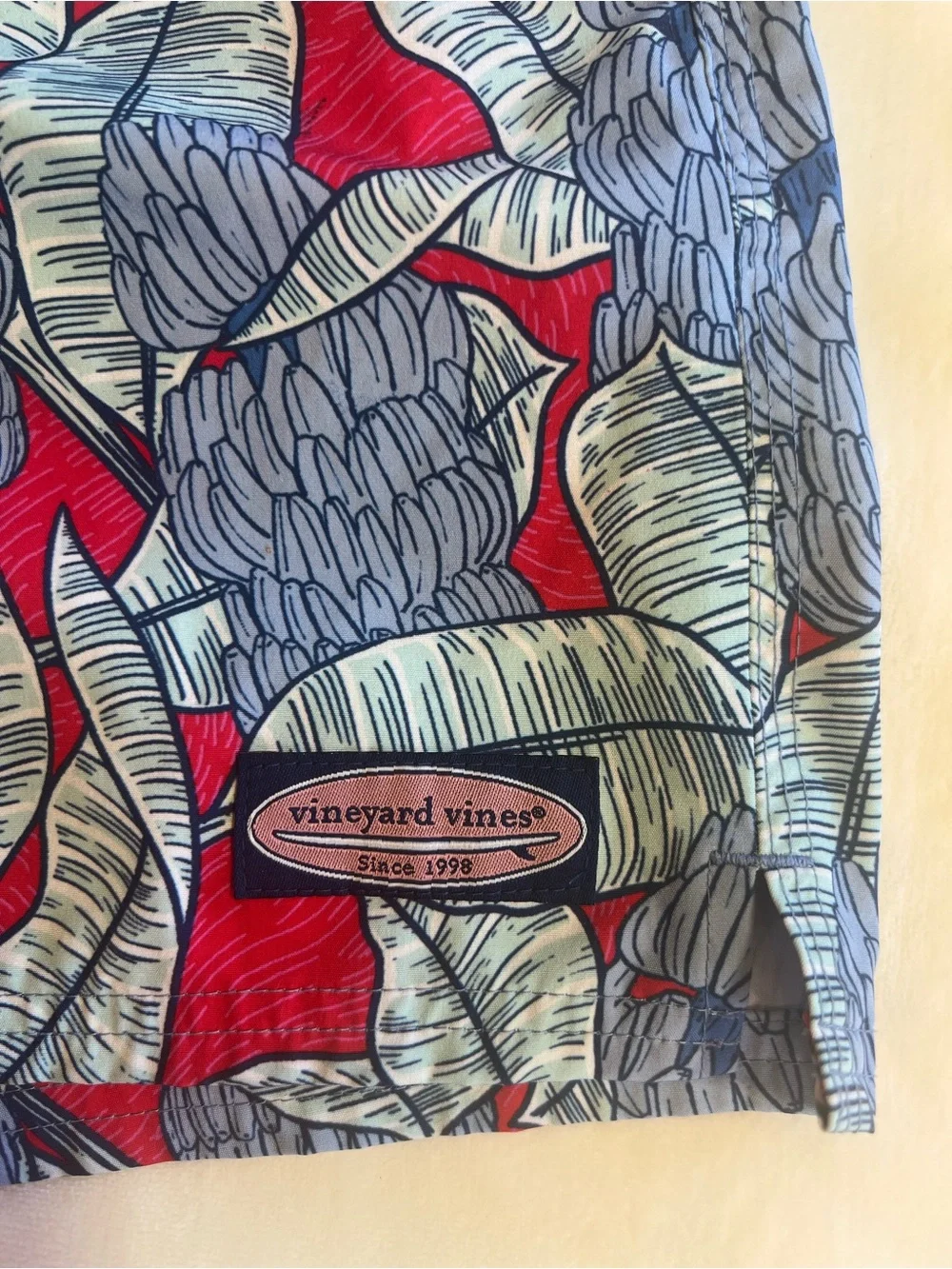 Vineyard‎ Vines Boys Medium Tropical Swim Trunks